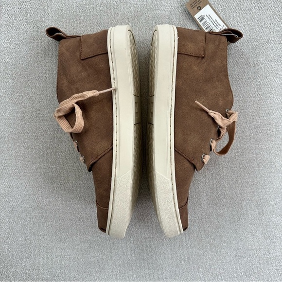 NWT. TOMS Kids' Botas Cupsole Shoe. Size 6. Brown. - Picture 5 of 11